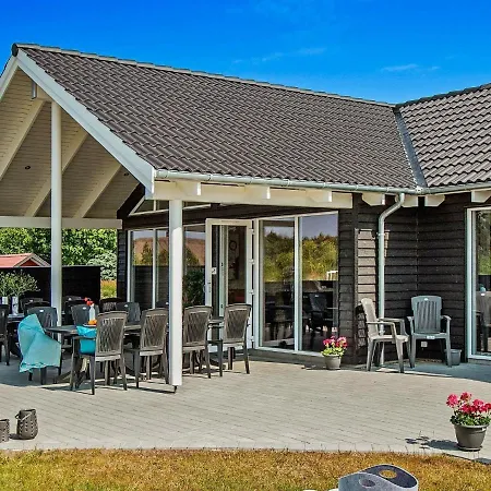 18 Person In Bl Vand Vakantiehuis Blåvand