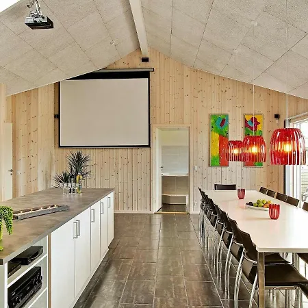 18 Person In Bl Vand Vakantiehuis *